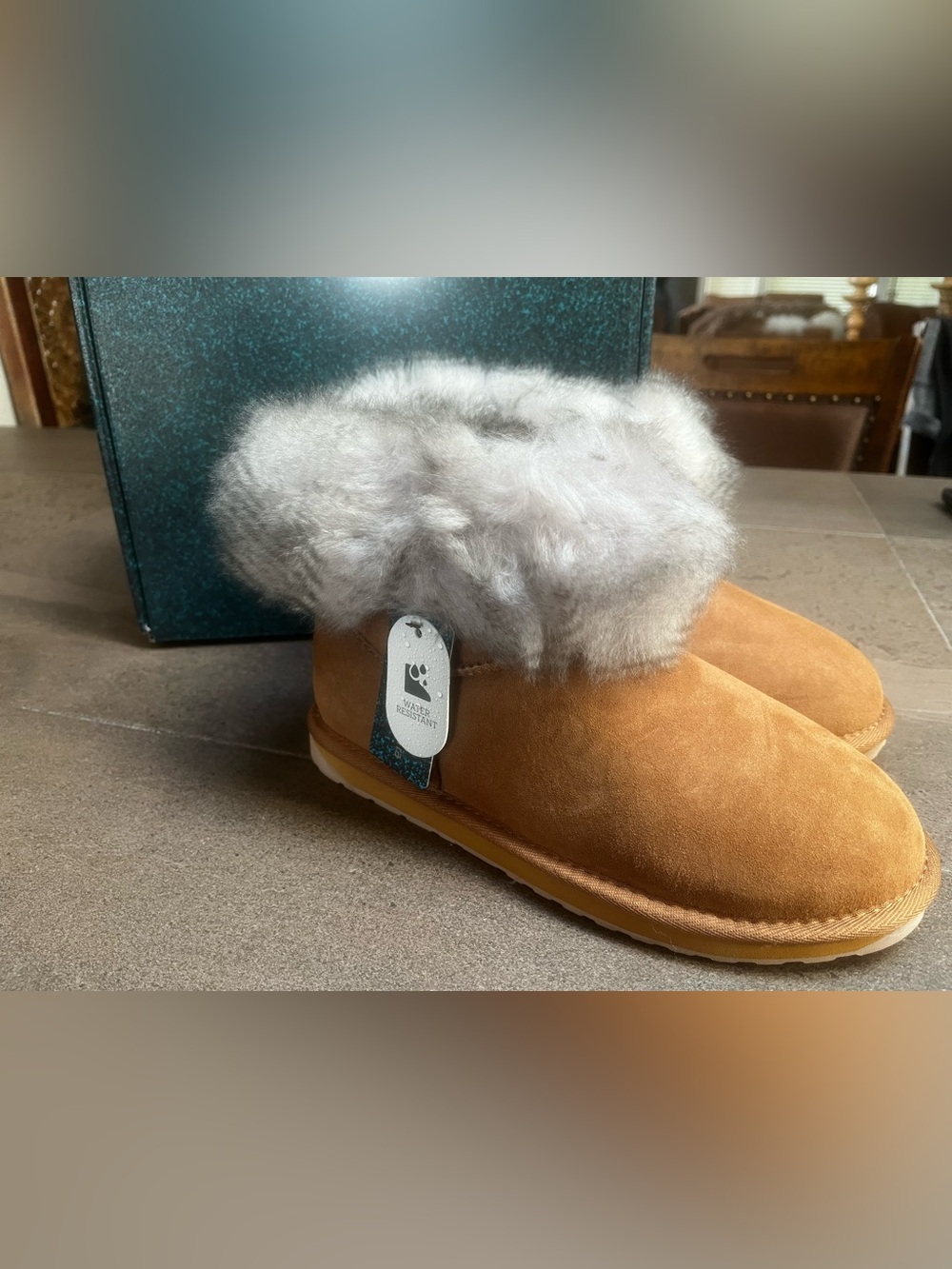 New in Box EMU Australia Stinger Mini Lava Water-Resistant Sheepskin Boot W8/M7